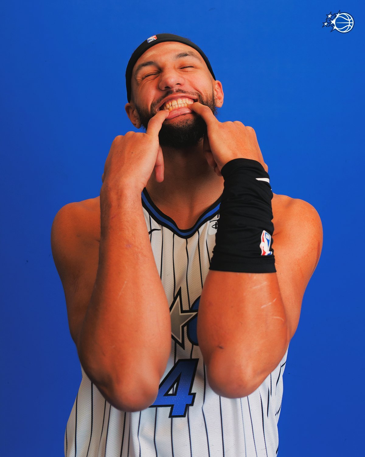 奥兰多魔术集结日战术微调，志在NBA常规赛名次提升，信心回归，更衣室氛围转暖的简单介绍