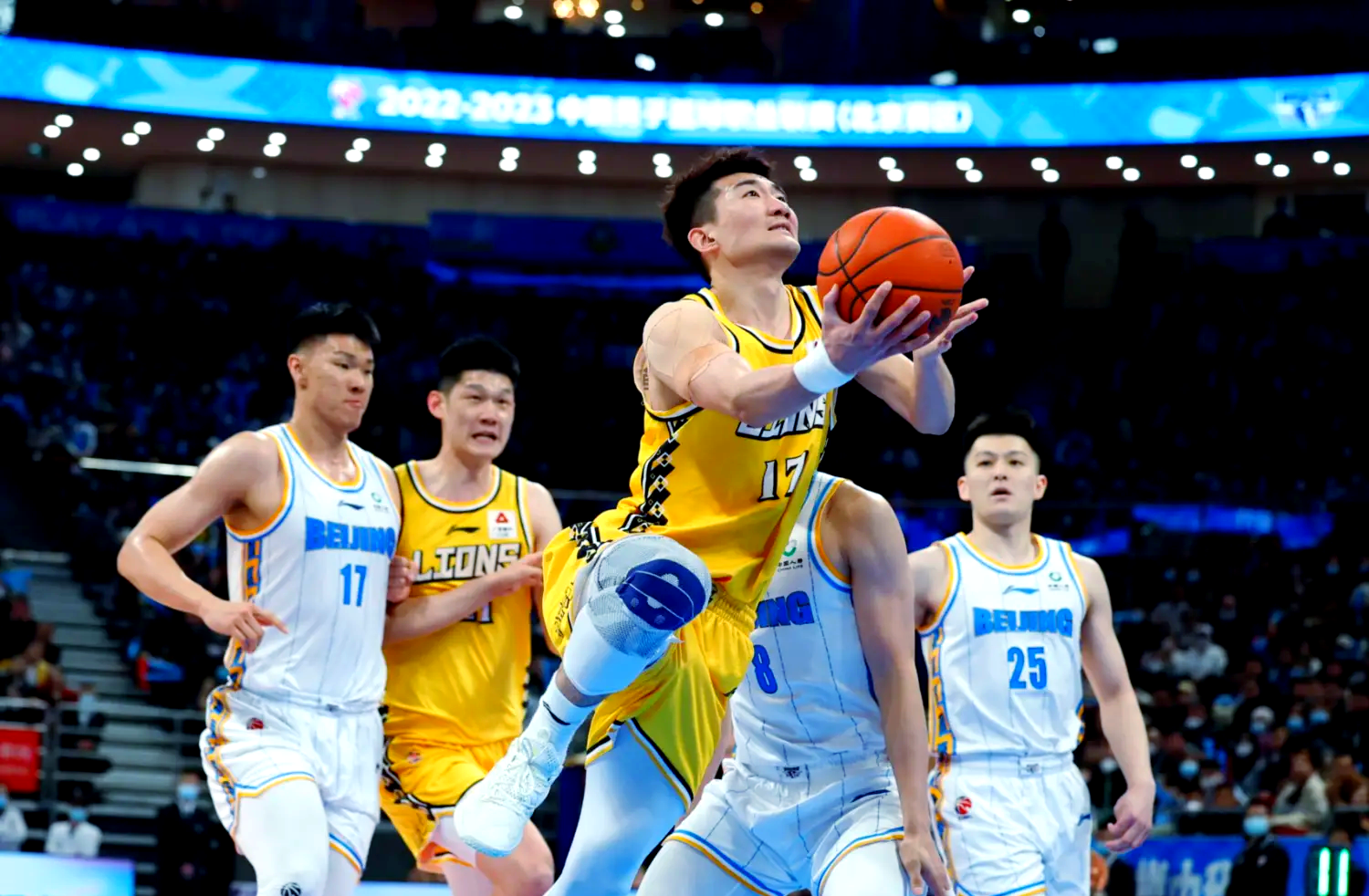 包含广州队训练开放日,集结日扳平良机引欢呼,CBA季后赛在即,阵容厚度经受考验的词条 包含广州队训练开放日,集结日扳平良机引欢呼,CBA季后赛在即,阵容厚度经受考验的词条