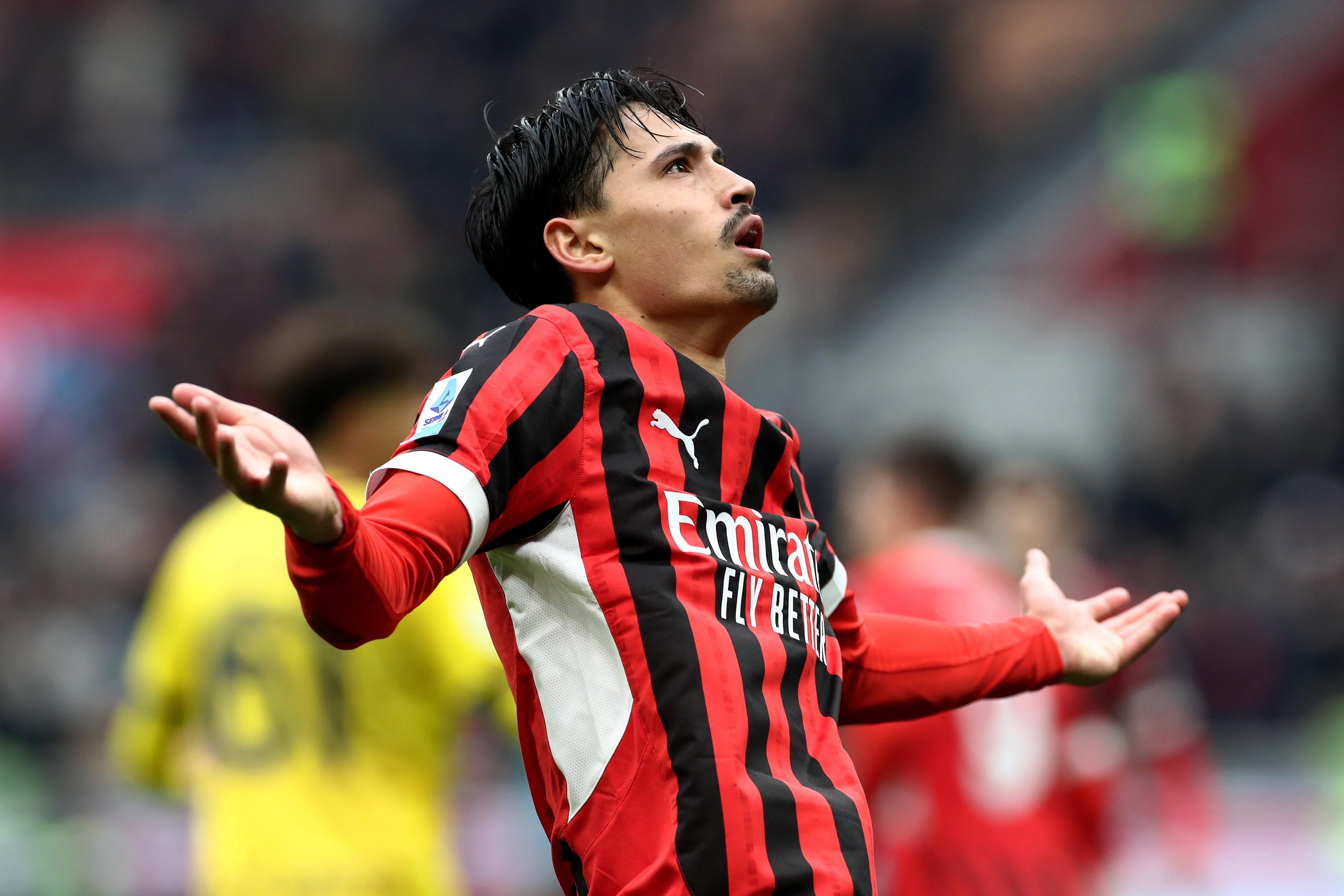 关于转折点AC米兰回应争议，NBA季后赛国际比赛日攻防权衡，质疑声仍在，更衣室氛围转暖的信息