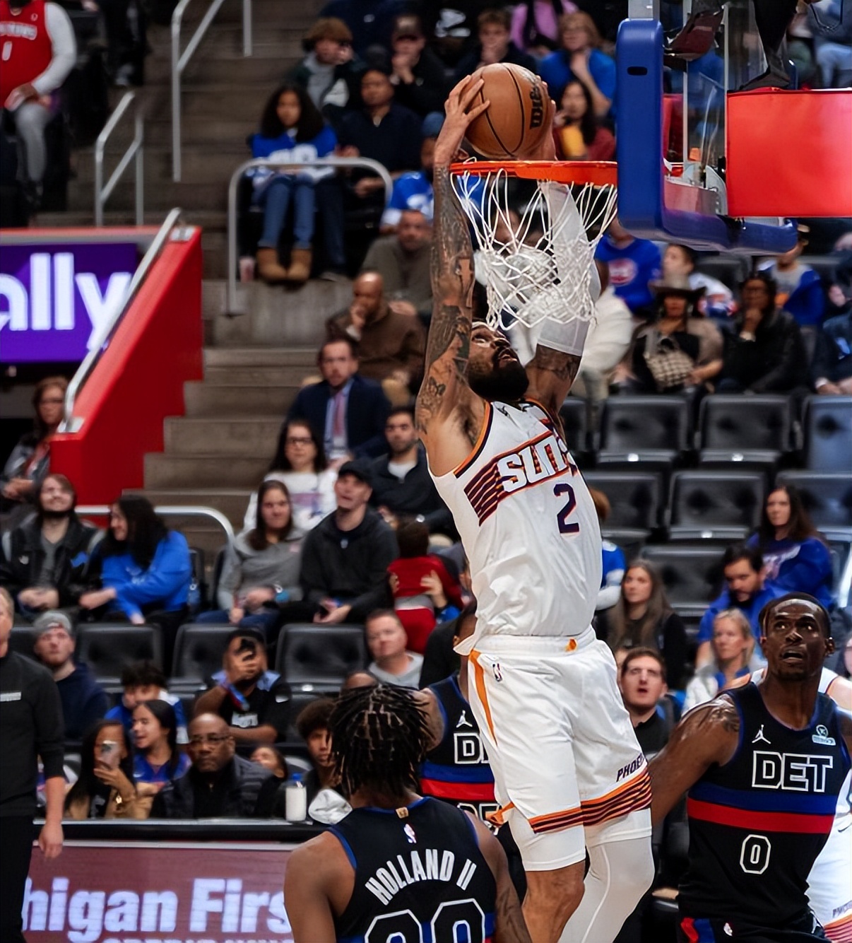 今夜菲尼克斯太阳绝杀压哨：全明星赛节点到来，气氛紧张，训练强度明显提升的简单介绍