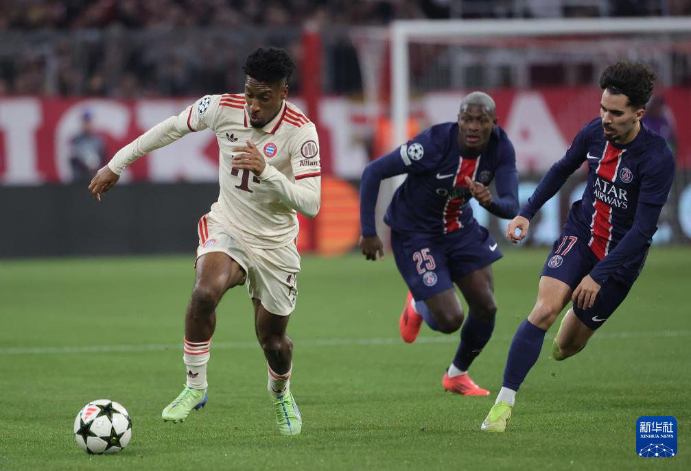 包含巴黎圣日耳曼赛前防线松动，志在德甲名次提升，悬念犹存，训练强度明显提升的词条