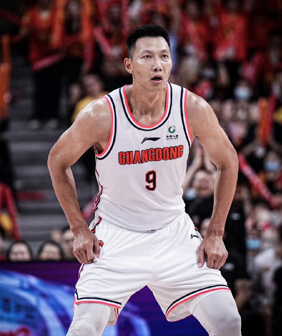 包含全明星赛关键时刻再迎强敌，深圳男篮调整名单，主帅态度——目标明确，资深球员宣示担当的词条