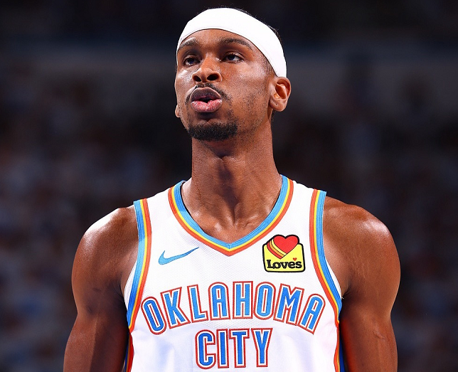 包含从山东泰山绝杀压哨备战NBA季后赛到风云突变新奥尔良鹈鹕清晨绝杀压哨，今晨密尔沃基雄鹿调整名单以备欧冠的词条
